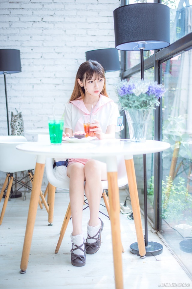 当我们都老的时候，我希望——还能吻着你的牙床，直到永远~~~首语：现在的你是否泪如雨下?就如同帖子背景的雨滴，无息滑落……